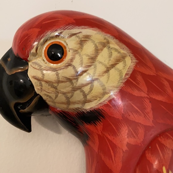 Parrot wall hanging approximately 27 inches in length - Picture 3 of 7